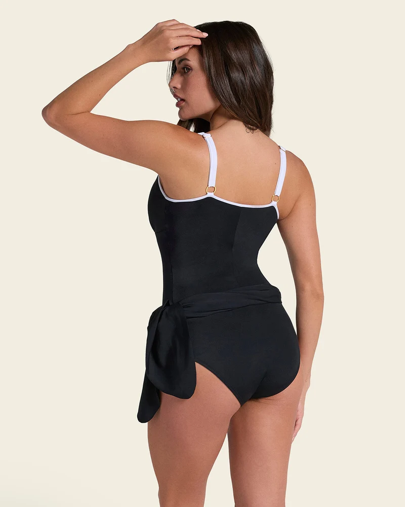 Maillot de bain avec jupe polyvalente et contrôle doux de l'abdomen