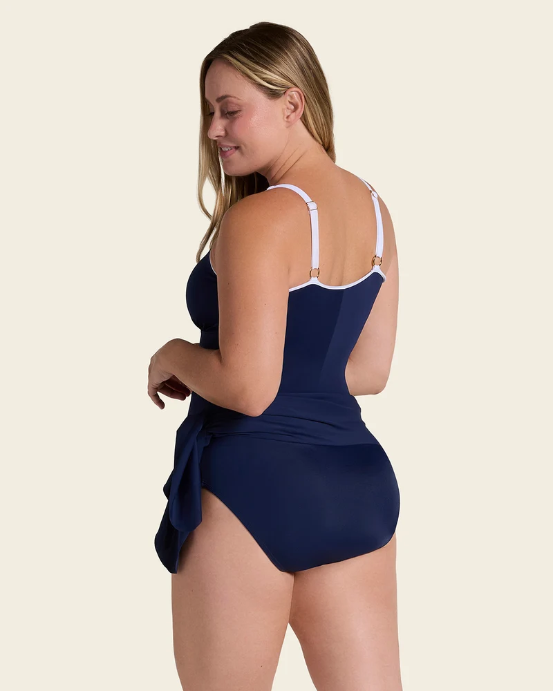 Maillot de bain avec jupe polyvalente et contrôle doux de l'abdomen