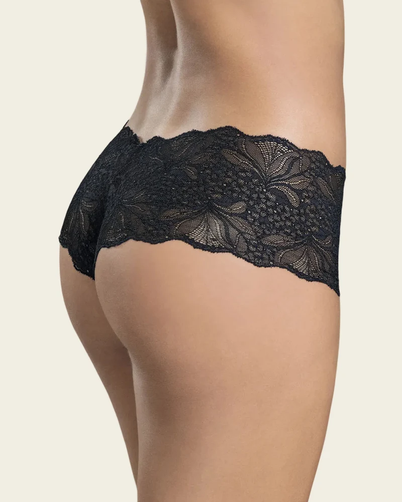 Shorty style cachetero réalisé en dentelle