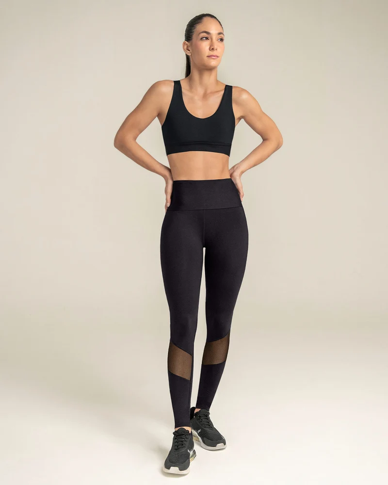 Haut de sport à dos athlétique avec détails en tulle