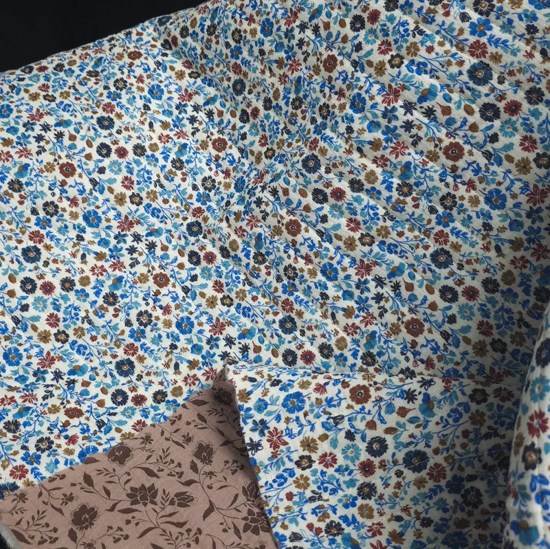 Double Gaze Matelassée Réversible | Fleuri Bleu & Mocha | 80 cm | FIN DE ROULEAU