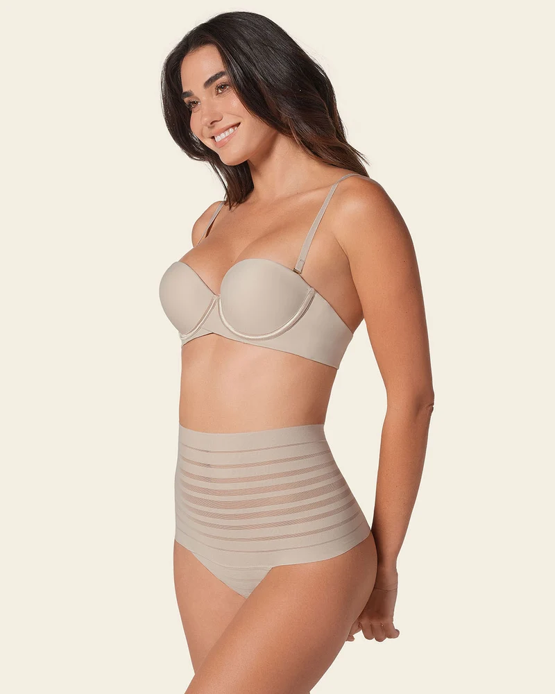 Culotte taille haute en dentelle avec contrôle en douceur