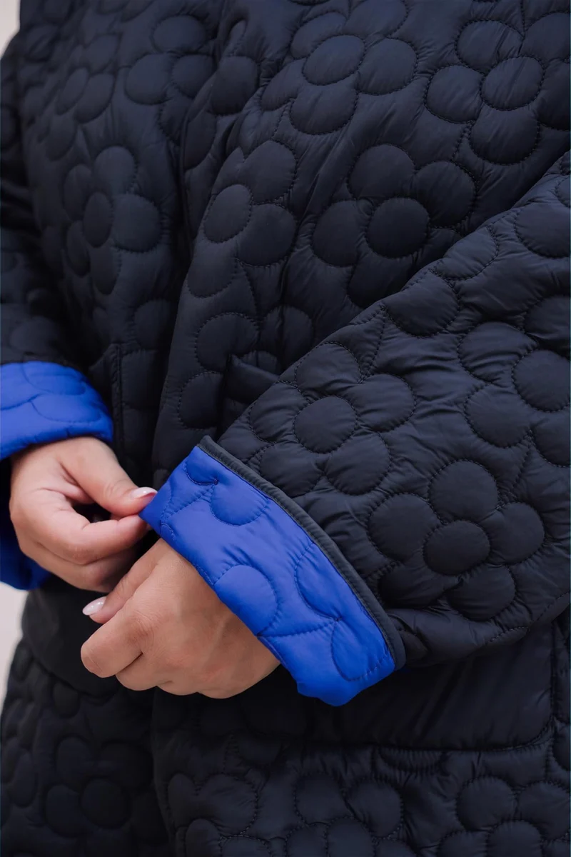 Manteau Matelassé Fleur - Noir et Bleu Klein