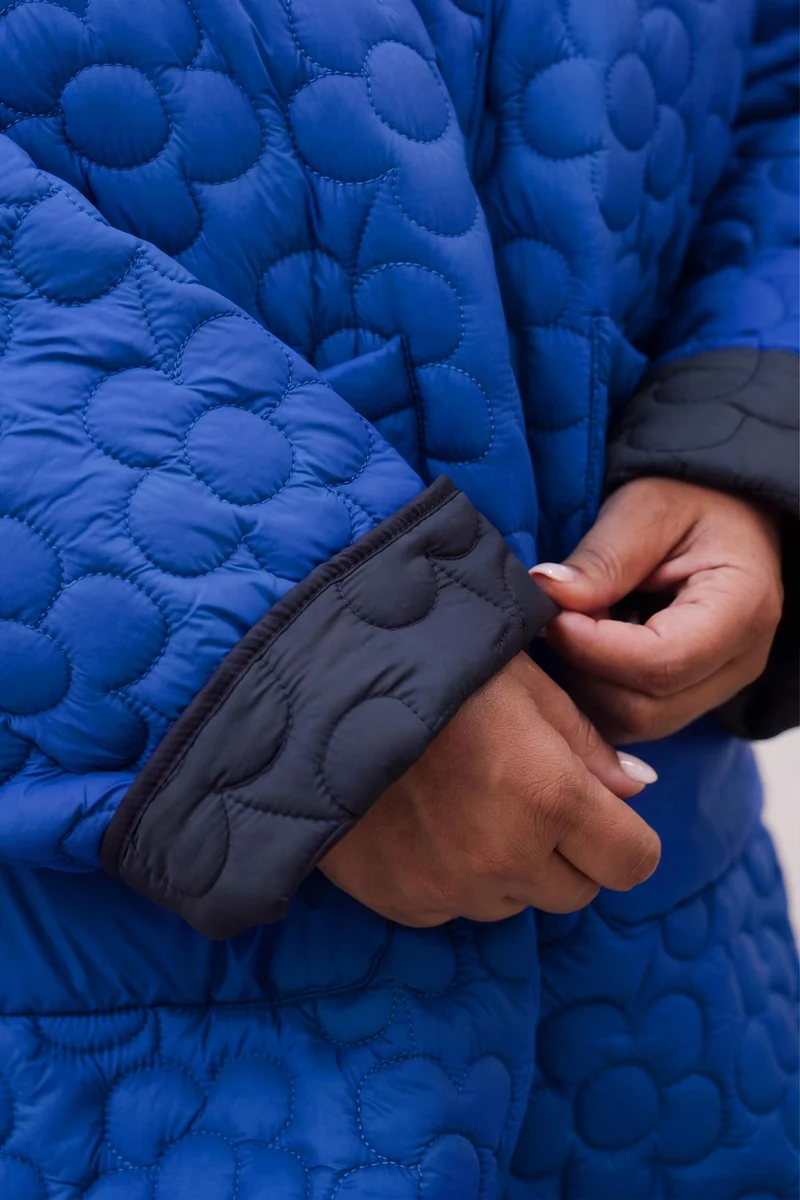 Manteau Matelassé Fleur - Bleu Klein et Noir