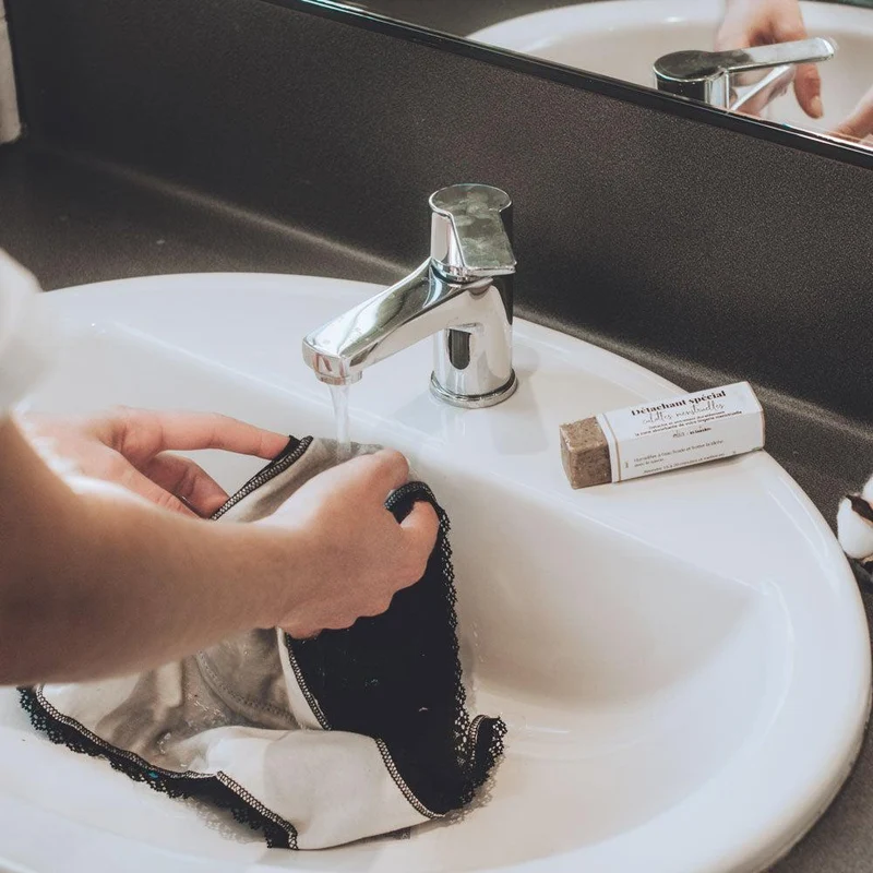 Détachant pour culottes menstruelles