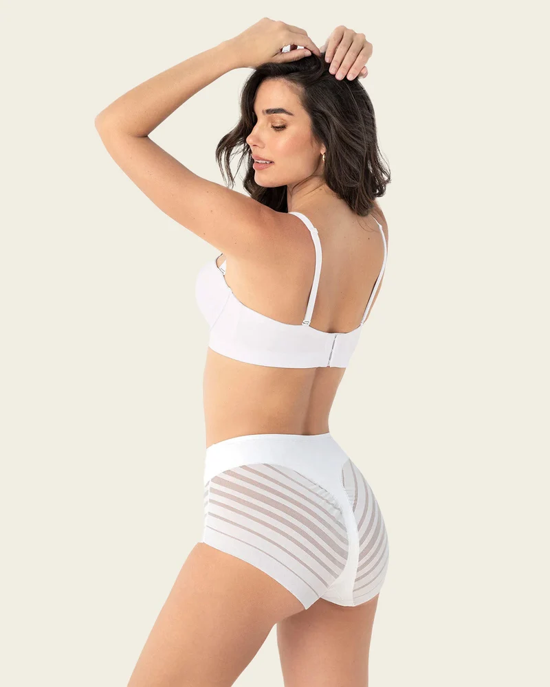 Soutien-gorge sans bretelles idéal pour les poitrines moyennes à fortes.