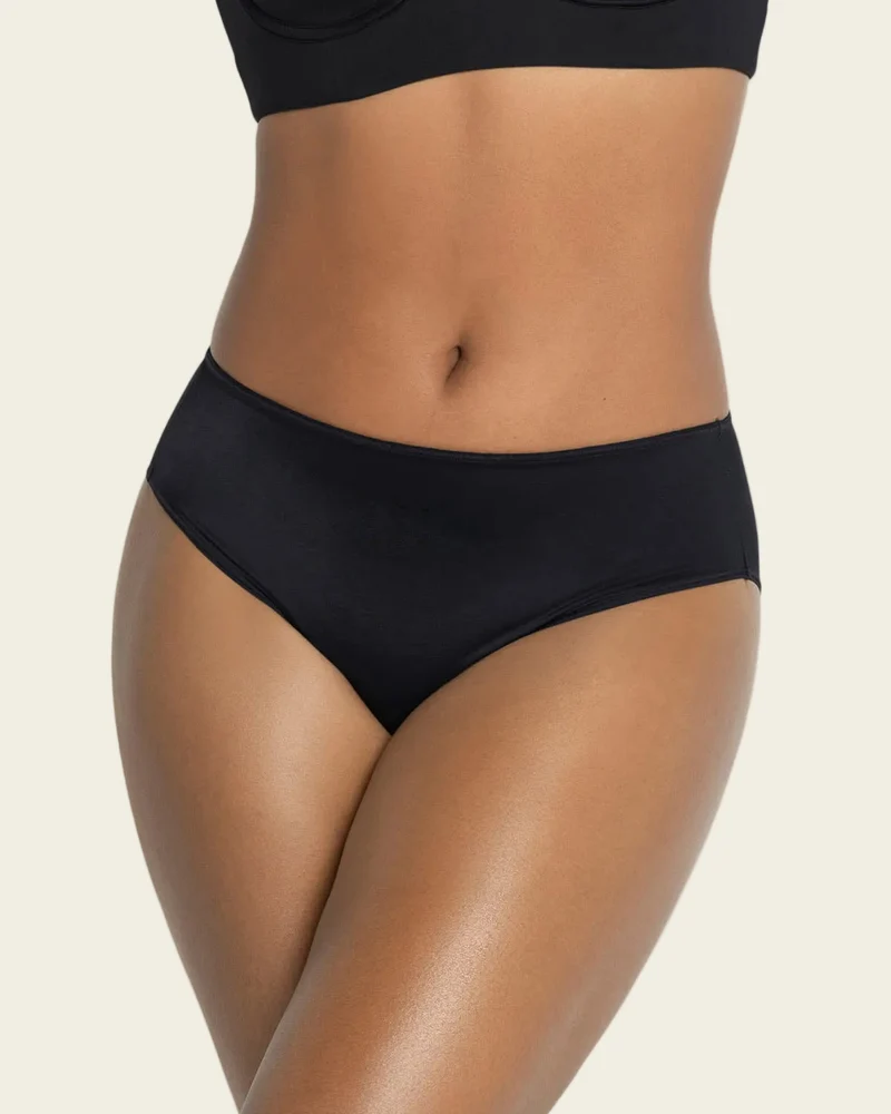 Culotte classique à jambe haute avec contrôle modéré au niveau de l'abdomen