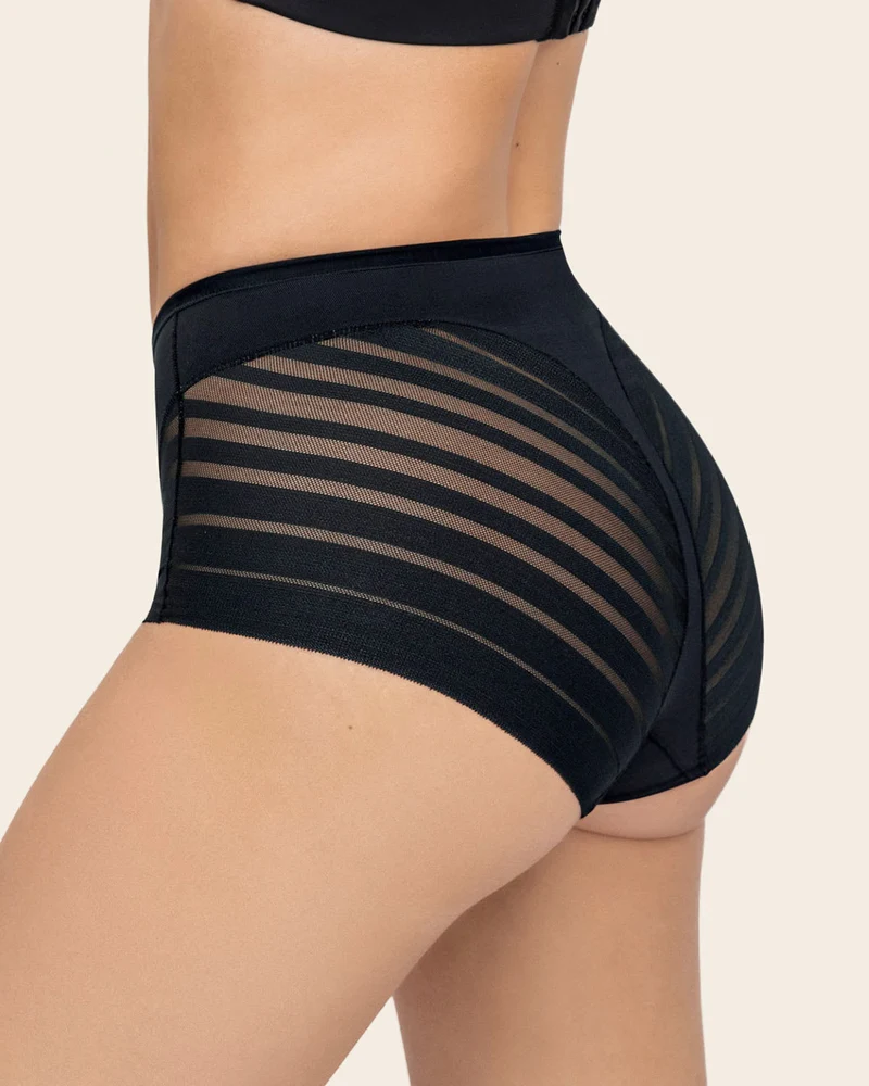 High Profile Bra + Stripe Undetectable Panty en Negro