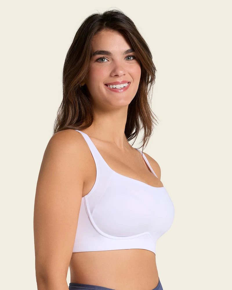 Everyday Bra + Stripe Undetectable Shaper Panty en Blanco