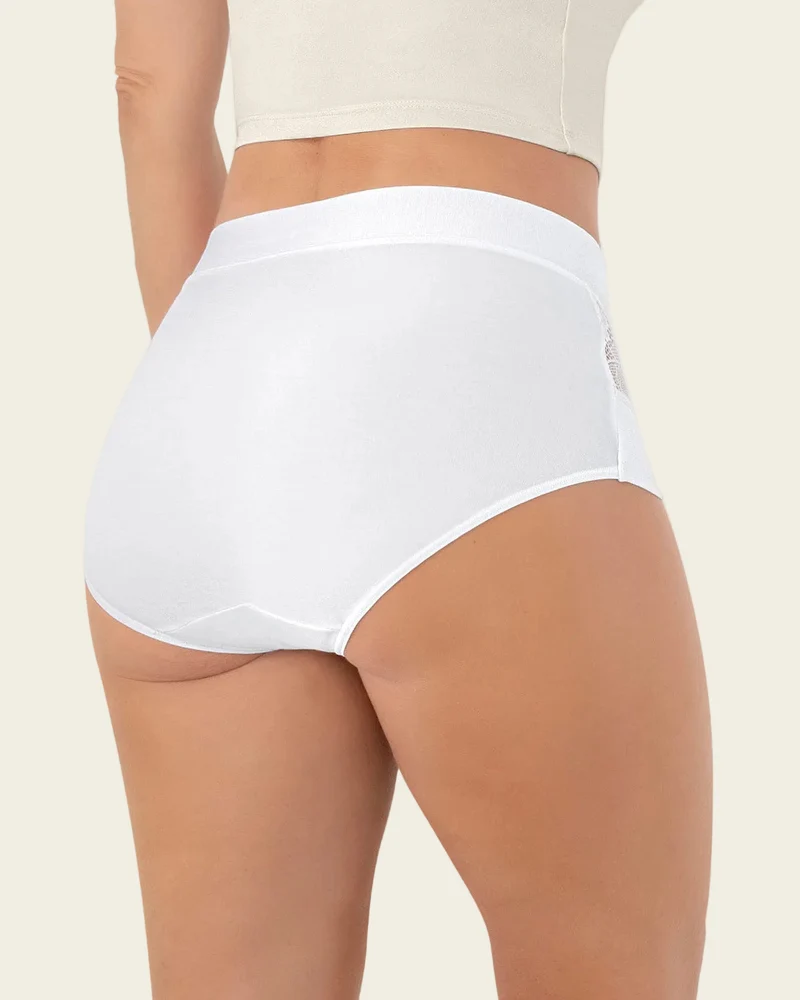 Culotte classique avec détails latéraux en dentelle