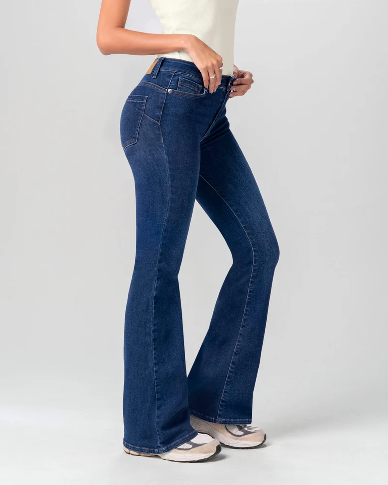 Jean push-up coupe flare