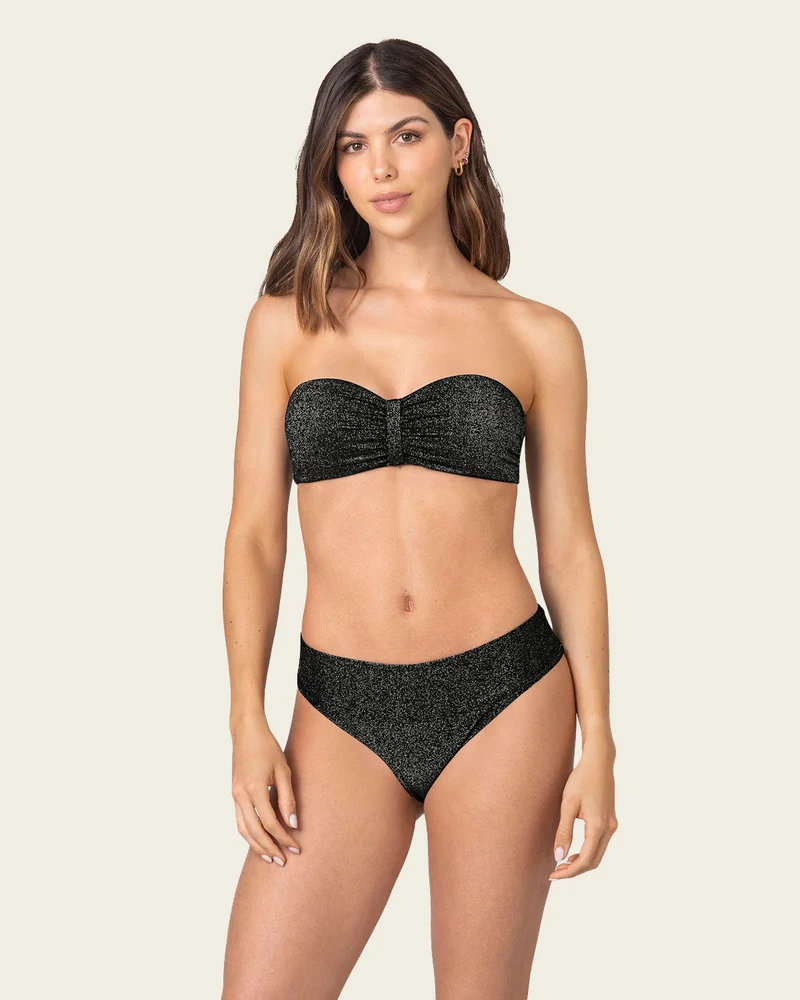 Bikini bandeau en tissu brillant et culotte larges côtés