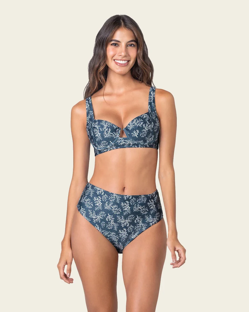 Bikini avec culotte taille haute et haut corset