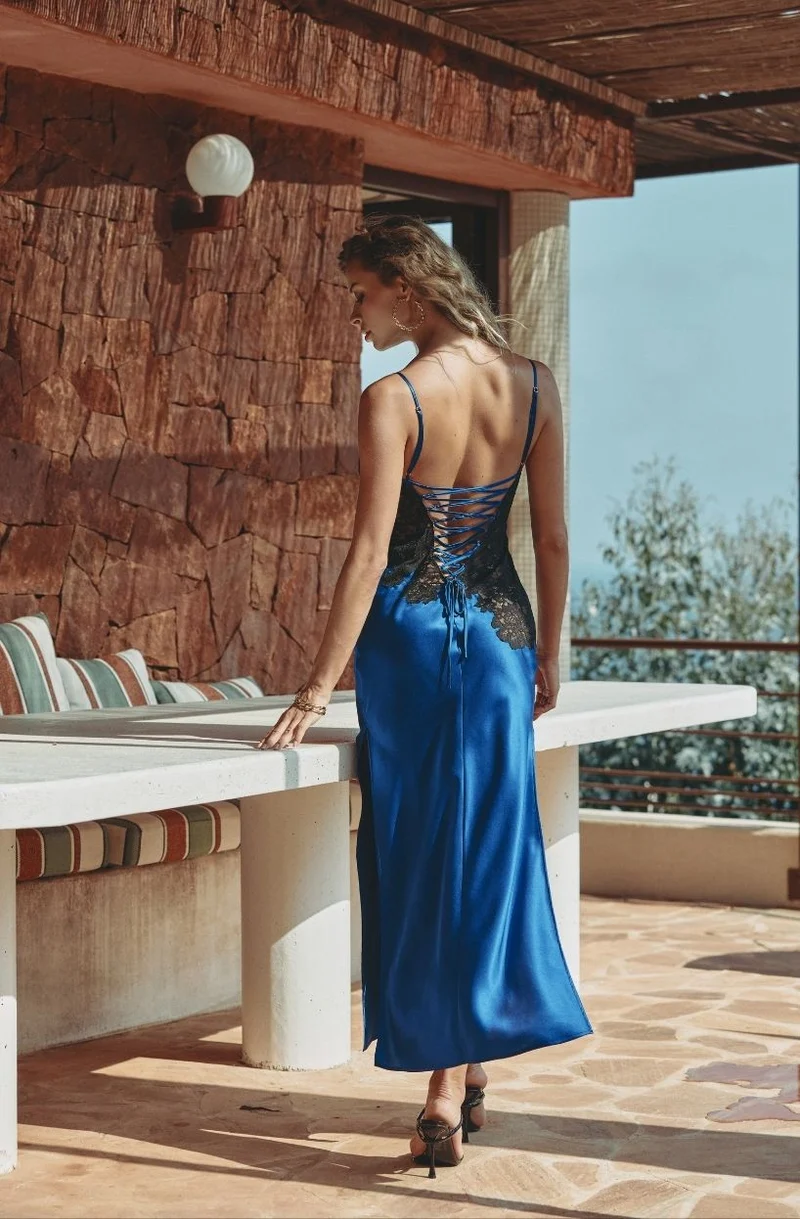 Nuisette longue bustier dentelle et satin de soie bleu Carmela