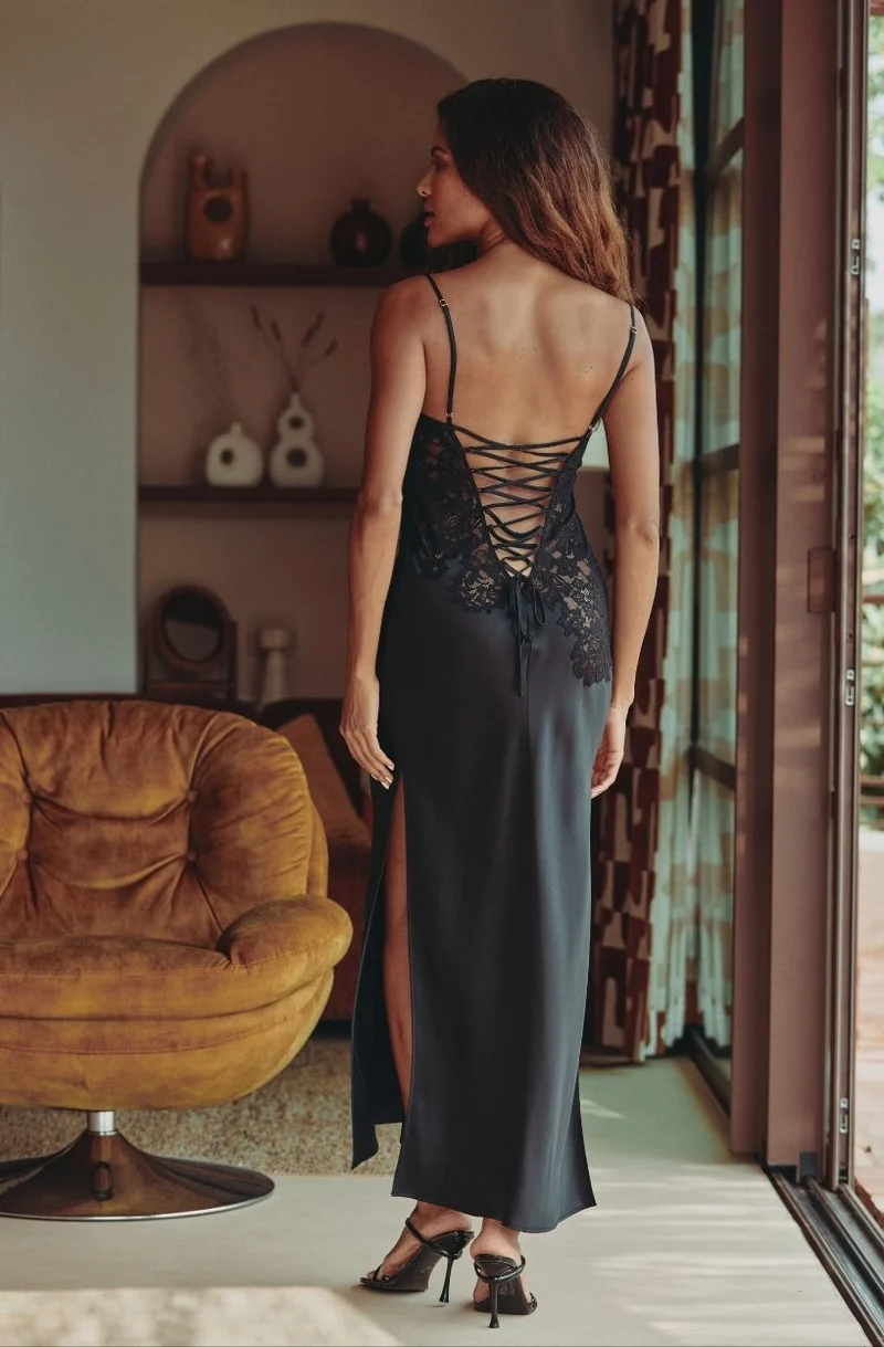 Nuisette longue bustier dentelle et satin de soie noire Carmela