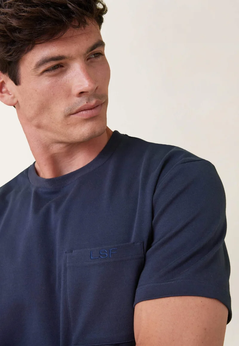 T-shirt homme bleu marine avec poche poitrine en coton - Sasha Marine