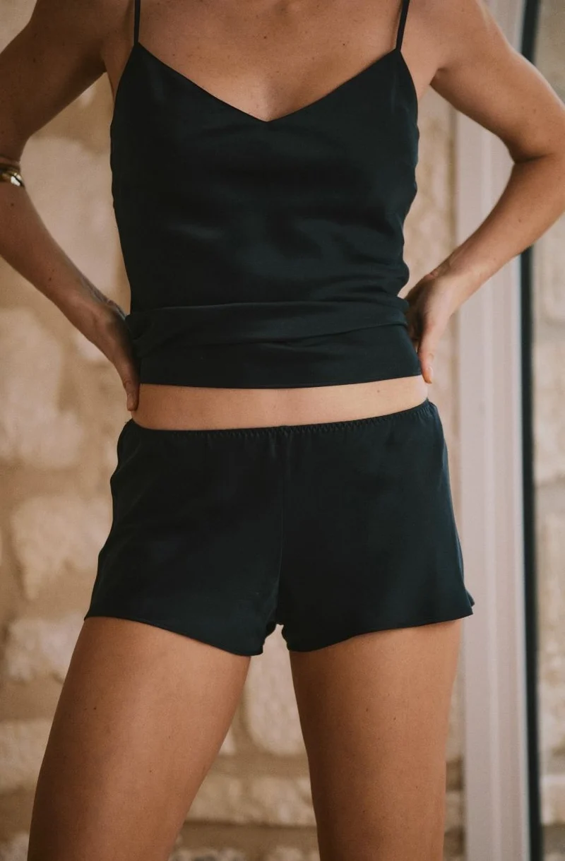 Short Tracy en soie noire