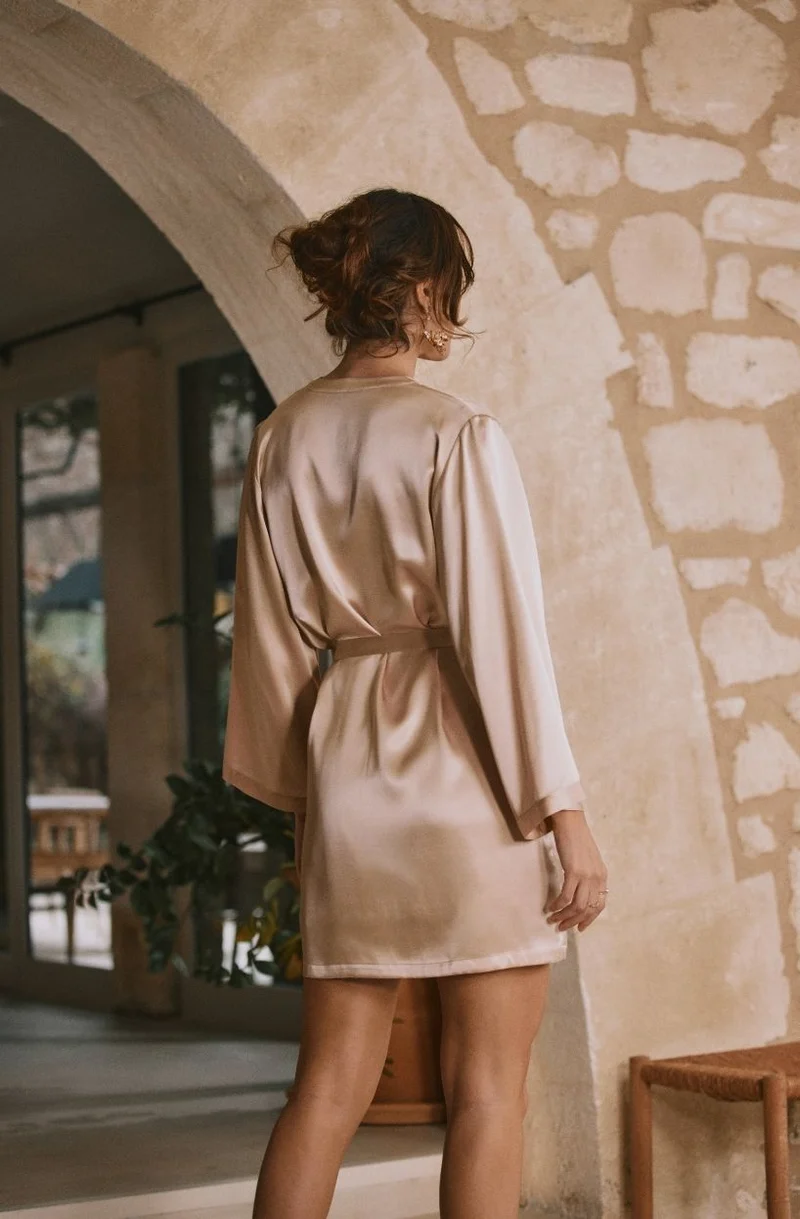 Déshabillé court Tracy en soie beige