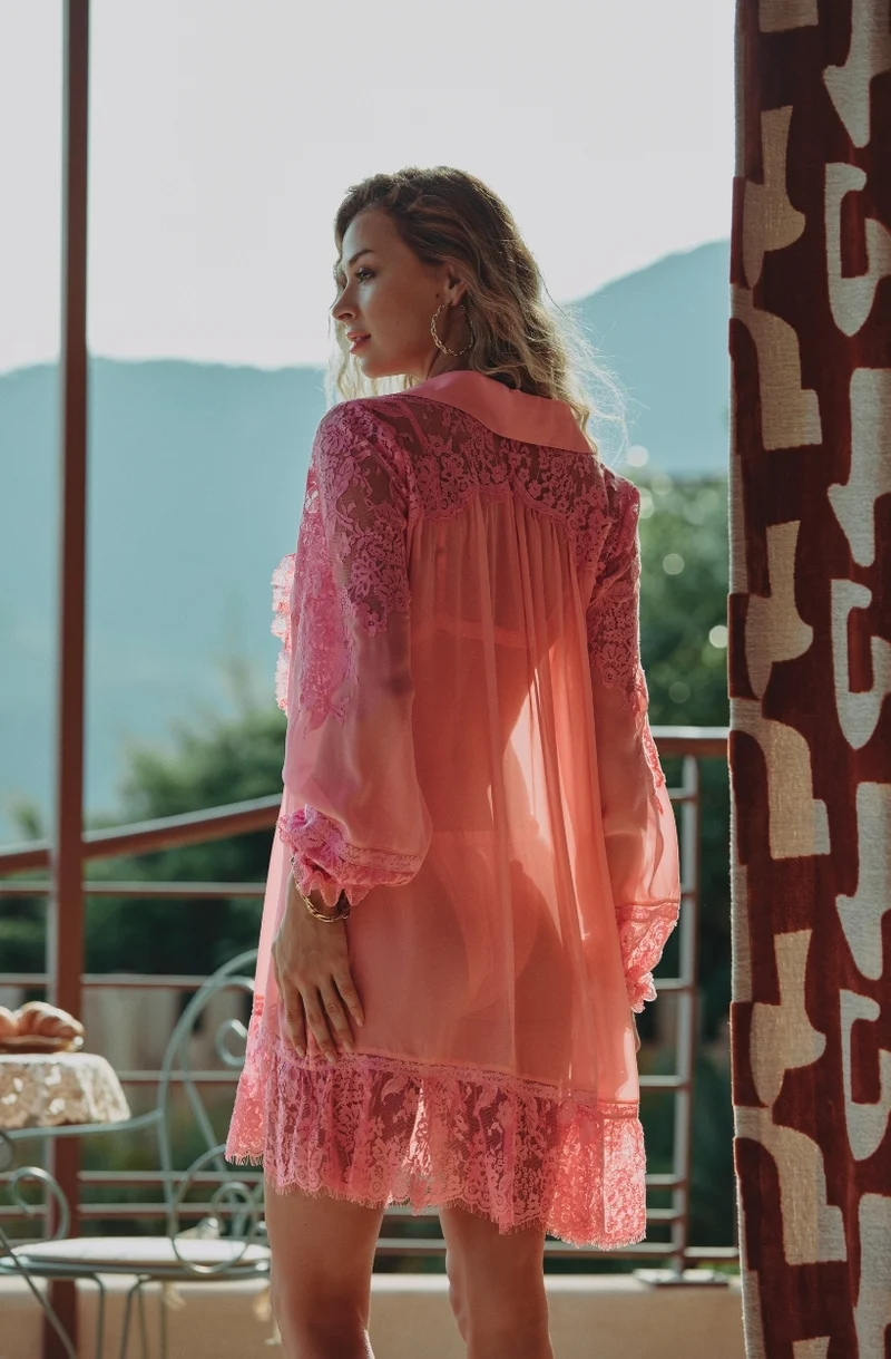 Robe chemise Calista en mousseline de soie et dentelle rose