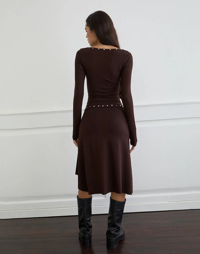 Jupe midi Emera avec clous en chocolat amer