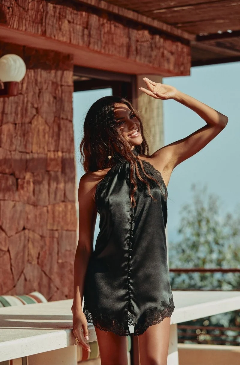 Robe nuisette dos nu en soie et dentelle noire Carmela