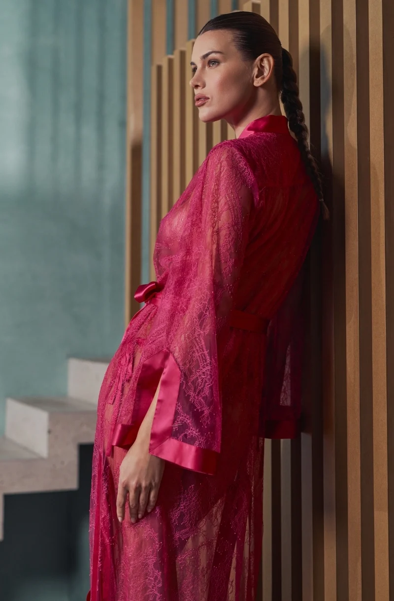 Kimono long en dentelle rose Brooke