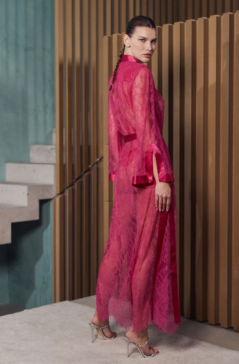 Kimono long en dentelle rose Brooke