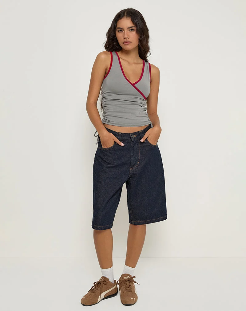 Laird Wrap Top in Grey with Adrenaline Red Binding (Top enveloppant Laird en gris avec fixation rouge adrénaline)