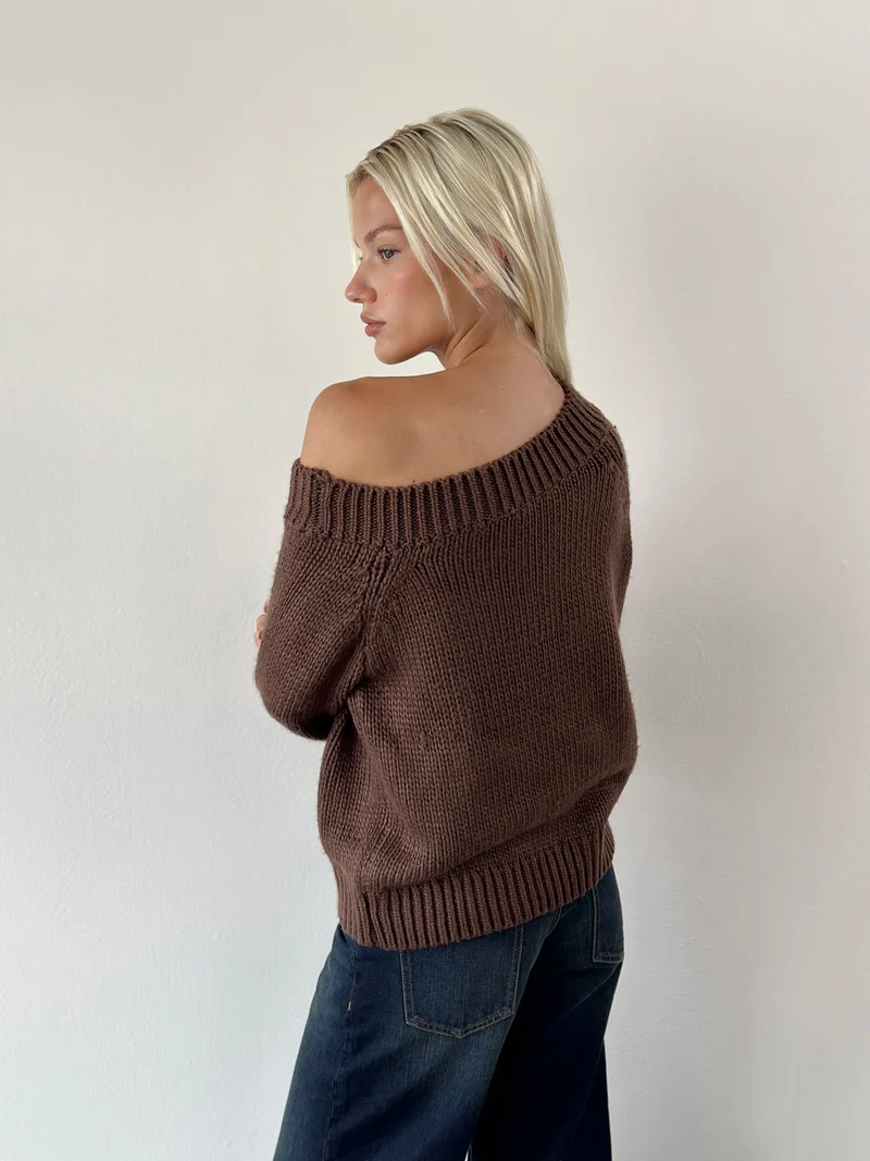 Pull à épaules dénudées Anasera, couleur chocolat