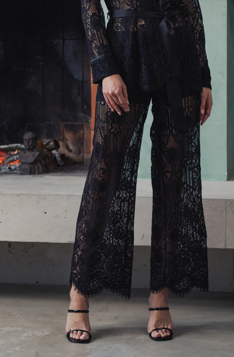 Pantalon noir en dentelle Branda