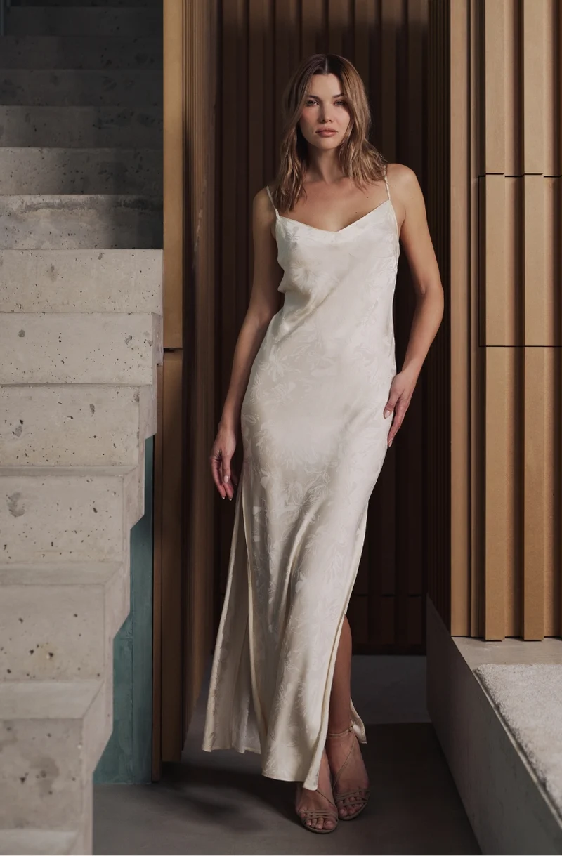 Robe nuisette longue Béatrice en satin jacquard crème