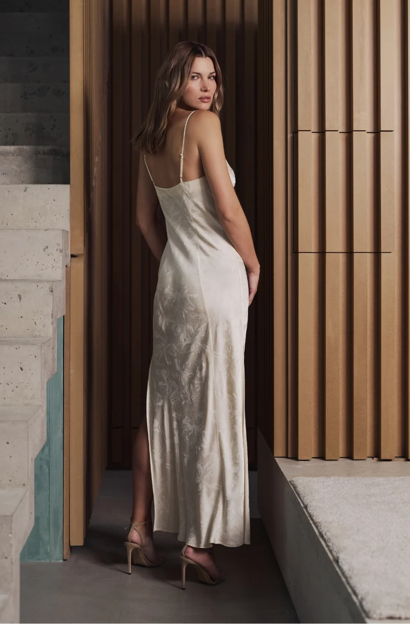 Robe nuisette longue Béatrice en satin jacquard crème