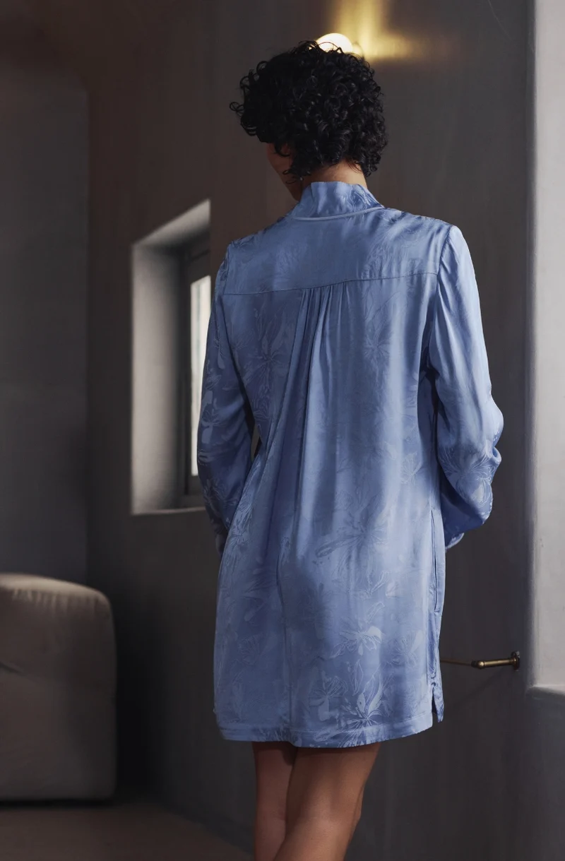 Robe Béatrice en satin jacquard bleu acier