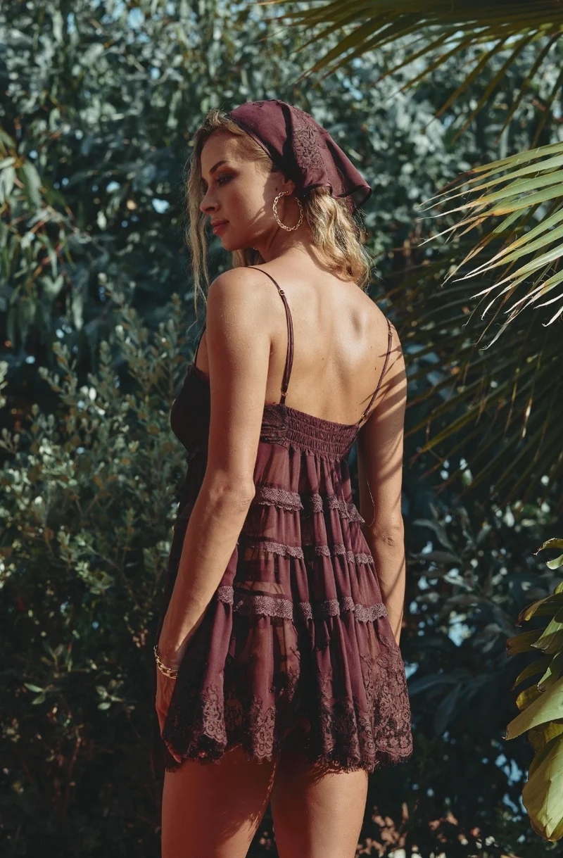 Nuisette romantique Calista en mousseline de soie et dentelle brun