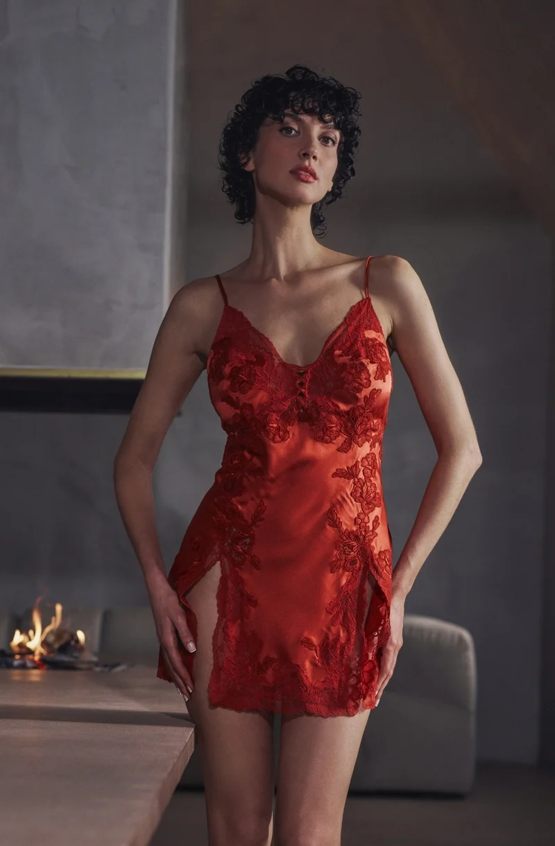 Nuisette Bonnie en satin et dentelle rouge