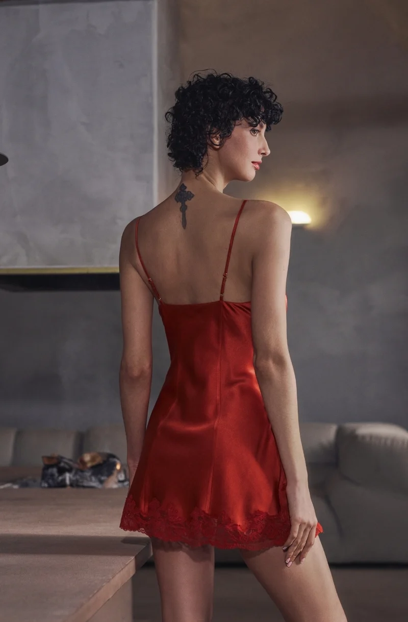 Nuisette Bonnie en satin et dentelle rouge
