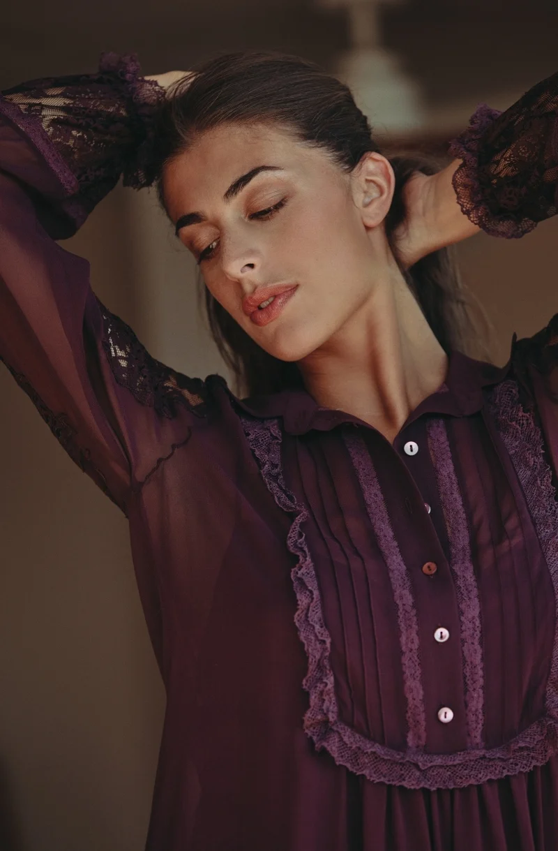 Robe chemise Calista en mousseline de soie et dentelle brun