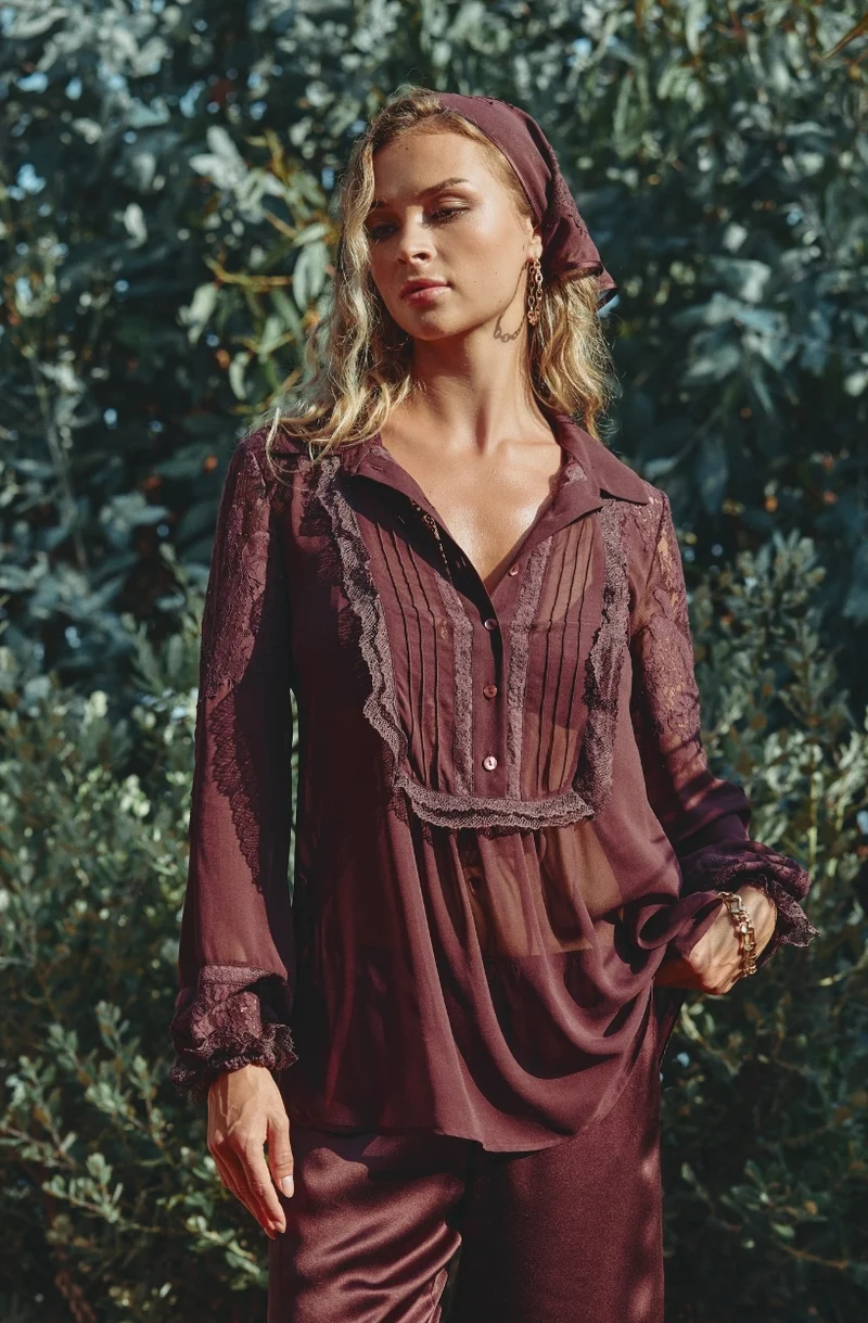 Chemise Calista en mousseline de soie et dentelle brun