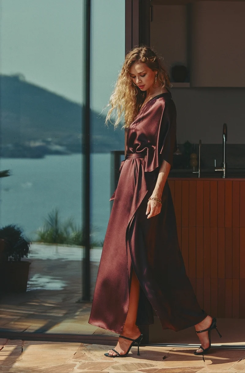 Robe caftan en soie brune Calista