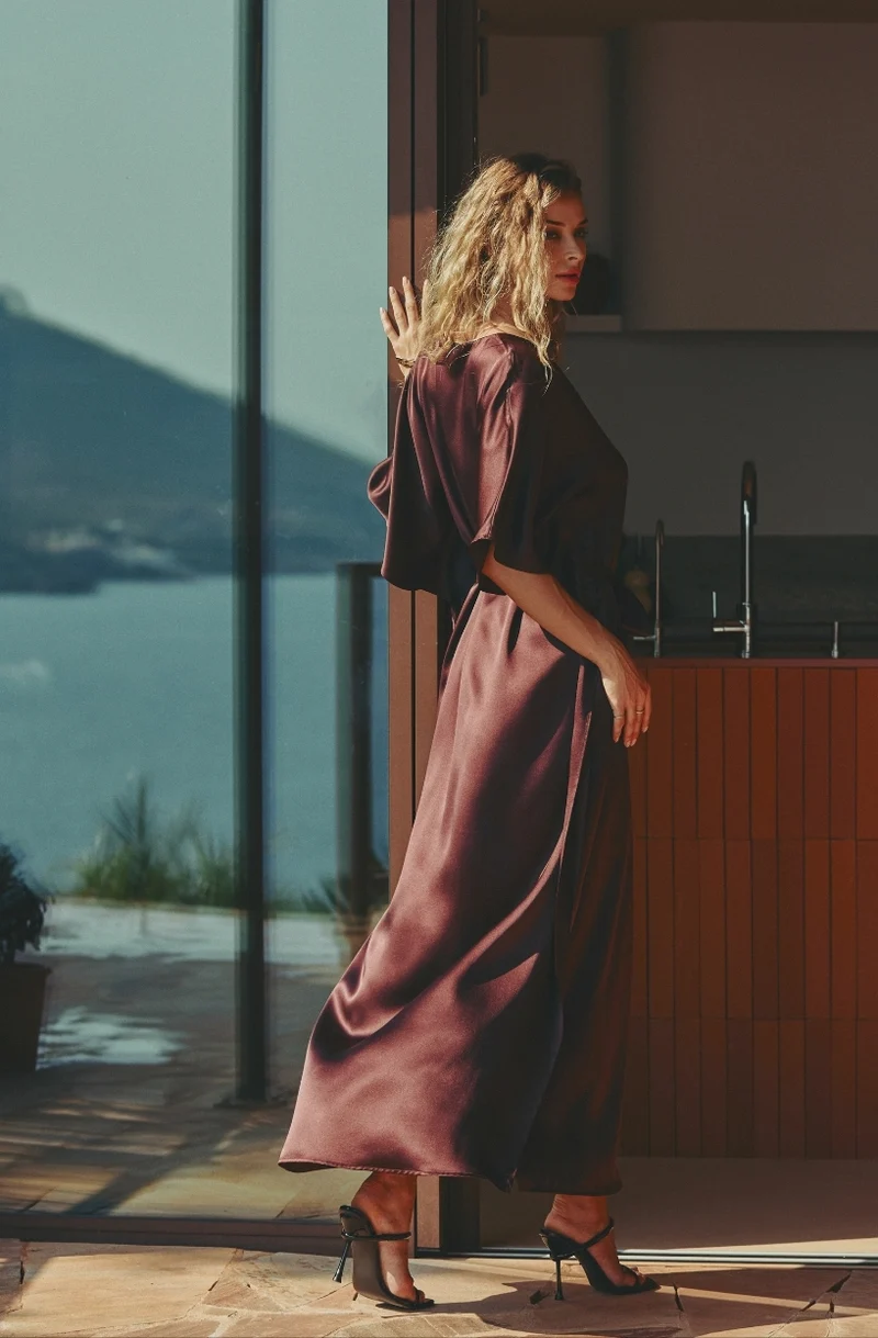 Robe caftan en soie brune Calista