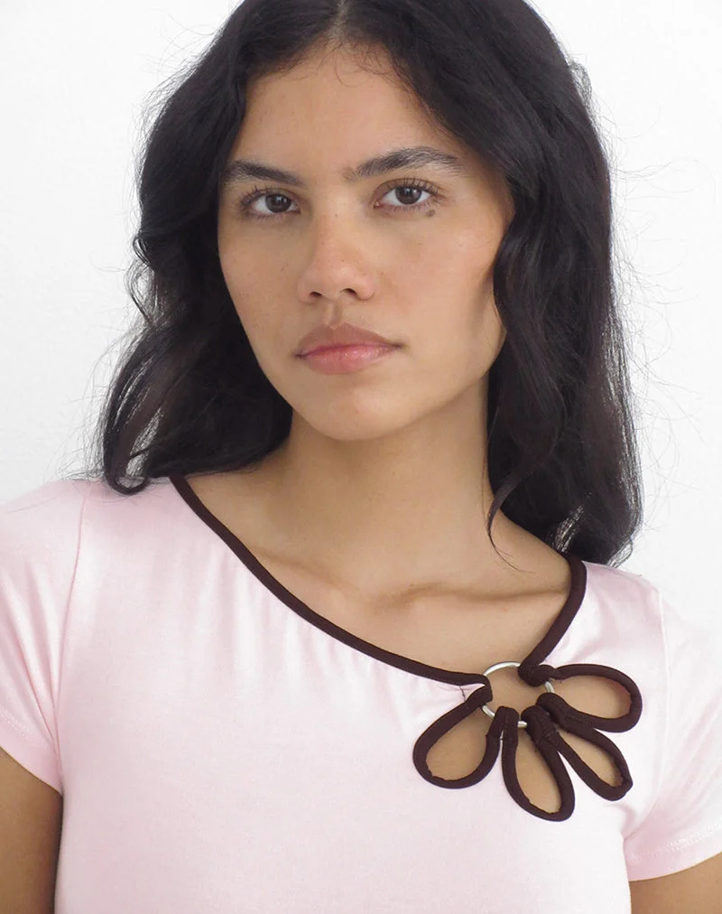 Haut à découpes « Bunga Flower » rose pâle avec bordure chocolat noir