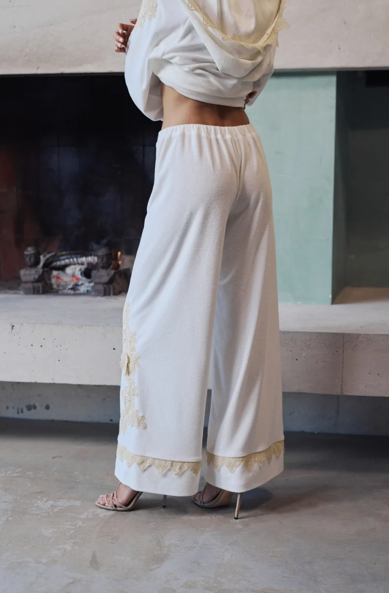 Pantalon Bianca en molleton de coton blanc avec guipure