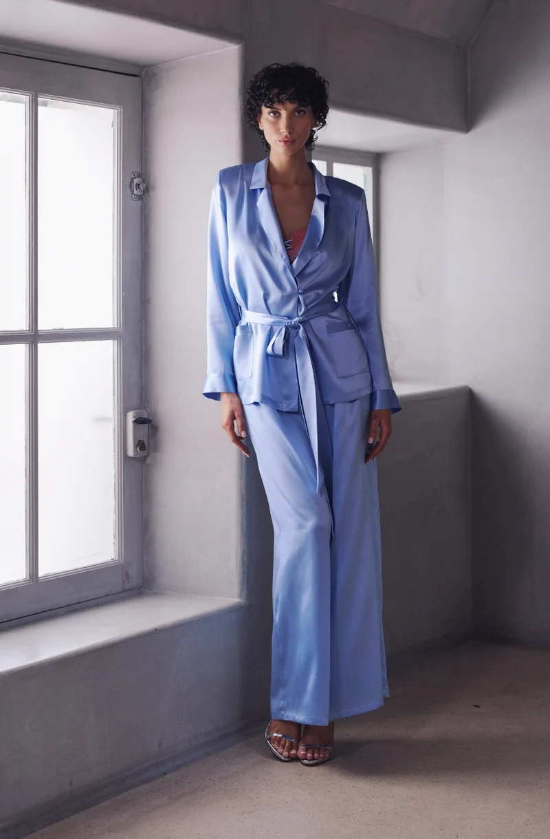 Pyjama Becky en satin de soie bleu pastel
