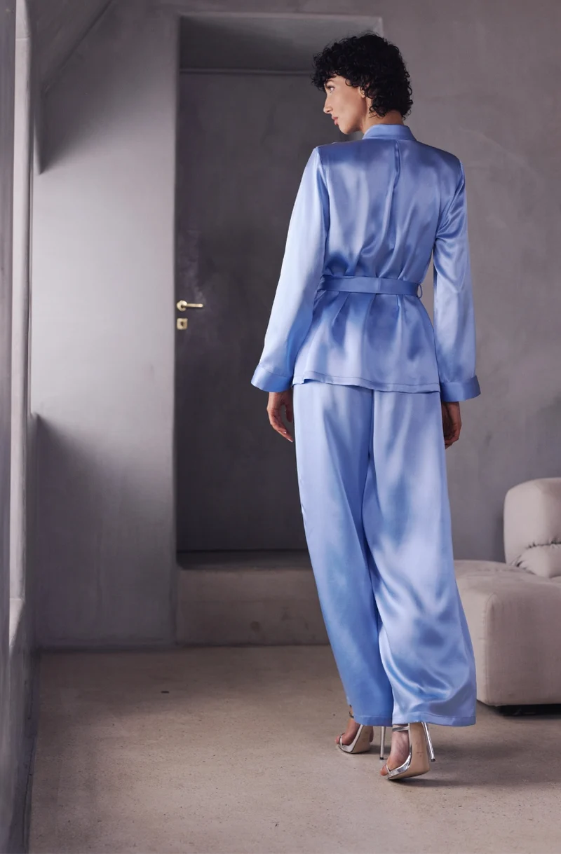 Pyjama Becky en satin de soie bleu pastel