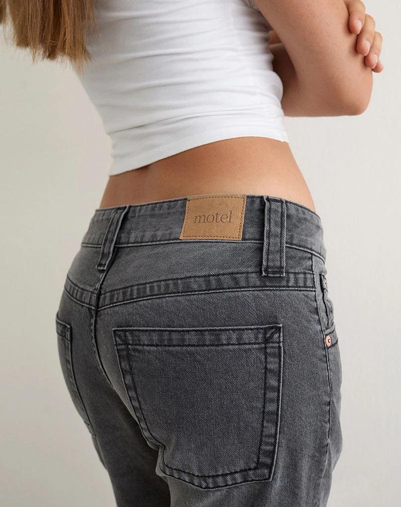 Jean taille basse à coutures torsadées, noir-gris délavé
