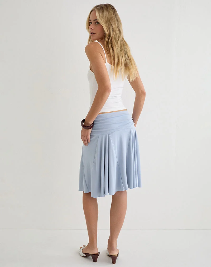 Jupe mi-longue Faliha en lyocell bleu poudré avec boutons en perle