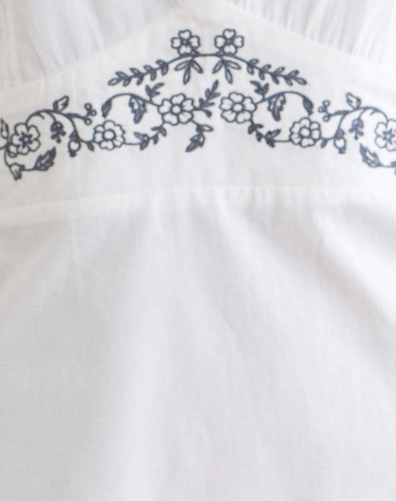 Mini-robe Chandler blanche avec broderie de fleurs de cerisier