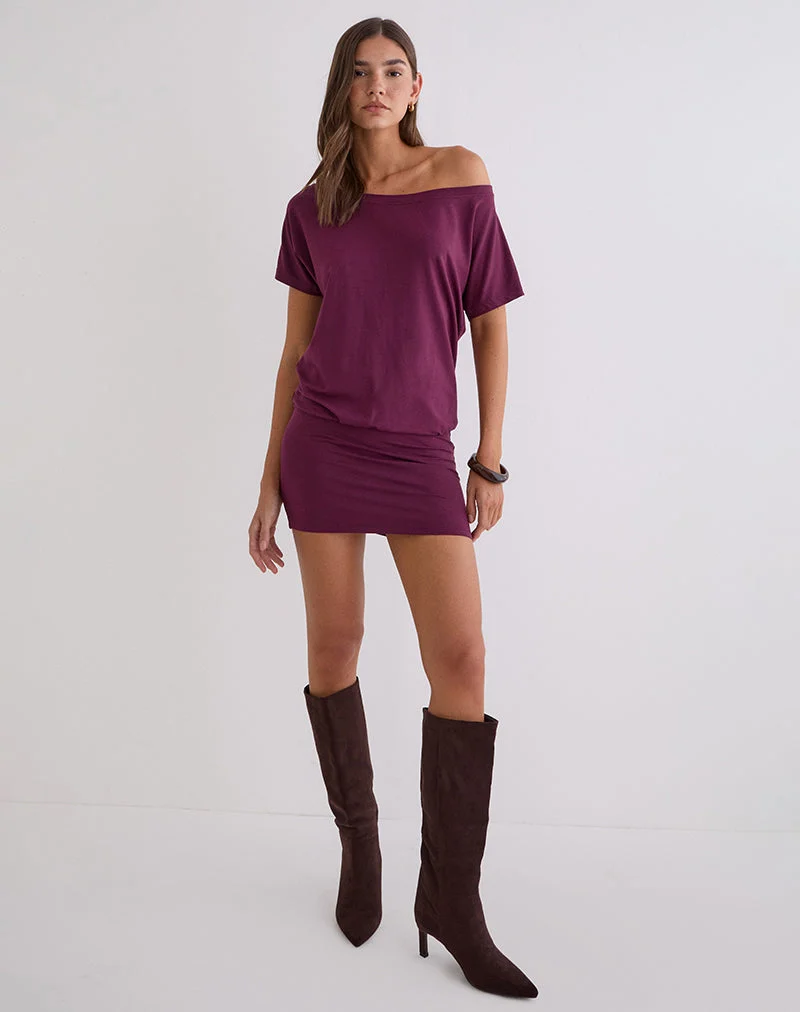 Mini-robe Edwina à épaules dénudées, couleur violet foncé