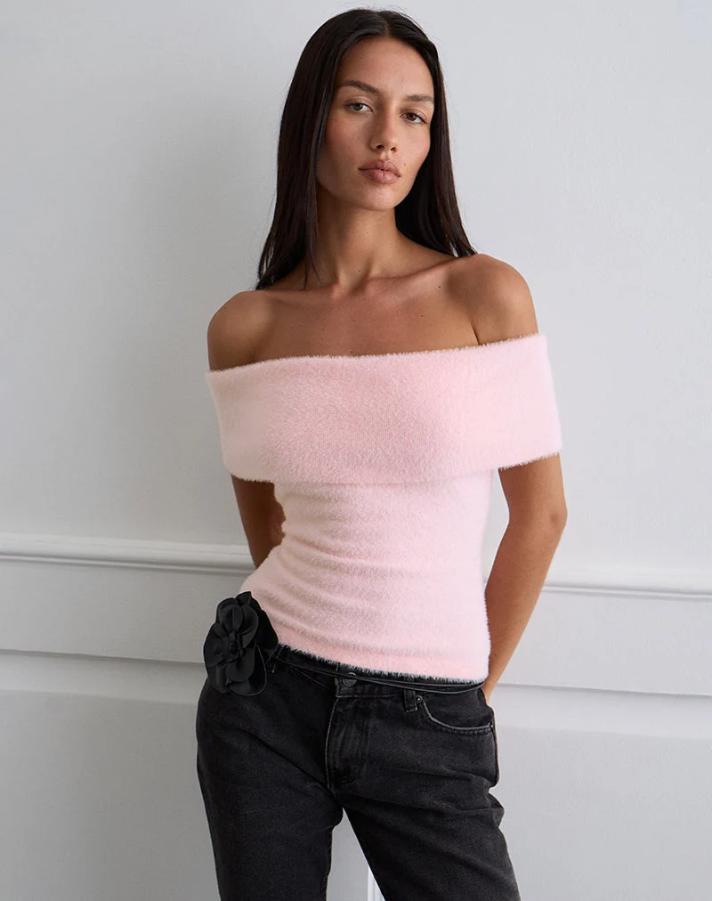 Yurian Off The Shoulder Top in Soft Pink (Top à épaules dénudées en rose)
