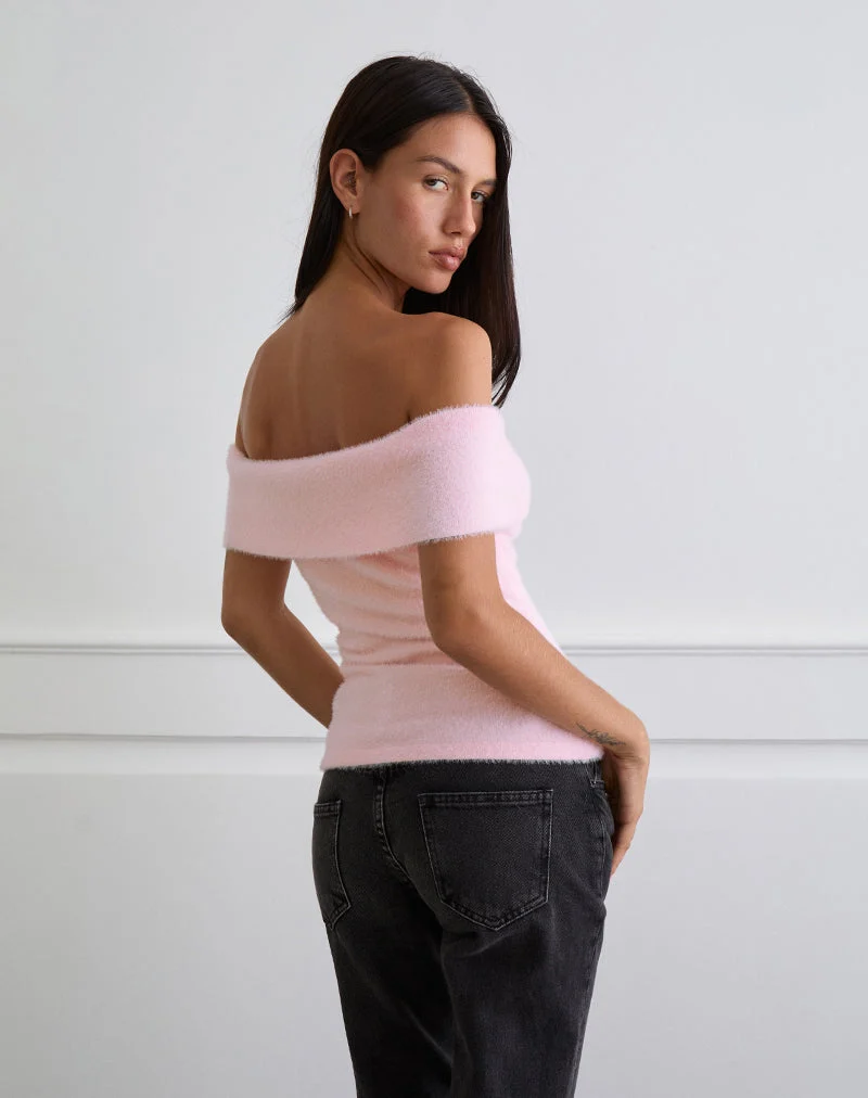 Yurian Off The Shoulder Top in Soft Pink (Top à épaules dénudées en rose)